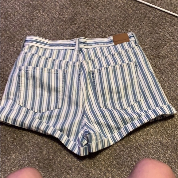 American Eagle striped shorts - Picture 2 of 3
